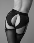 Кружевные трусики для страпона с подвязками для чулок Strap-On-Me DIVA HARNESS L (мятая упаковка!)
