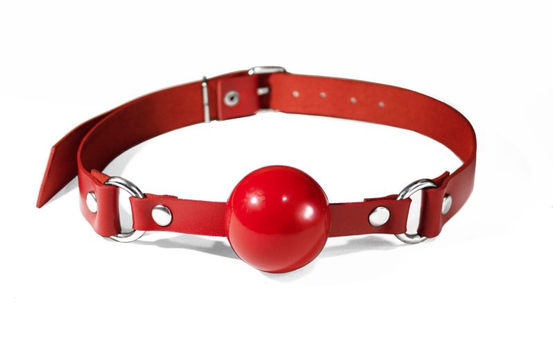 Кляп силиконовый Feral Feelings Silicon Ball Gag Red/Red, красный ремешок, красный шарик
