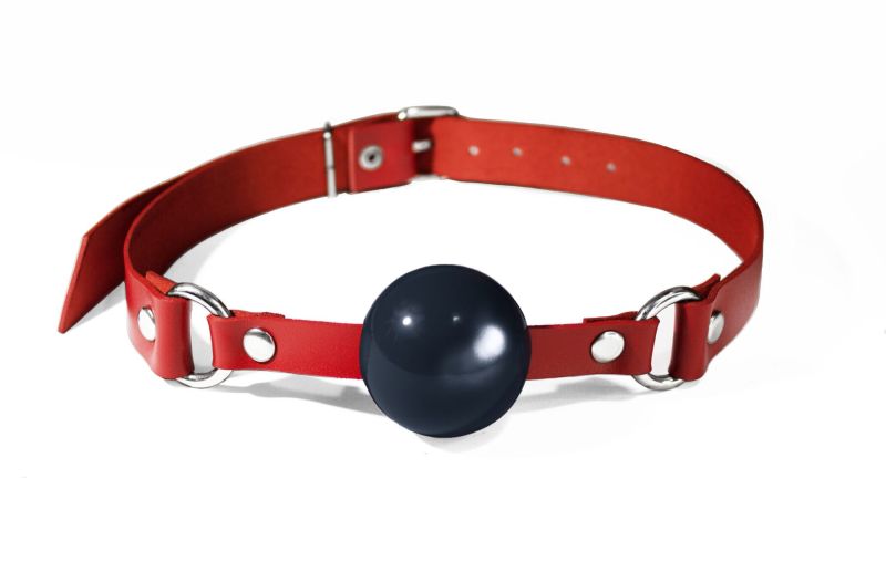 Кляп силиконовый Feral Feelings Silicon Ball Gag Red/Black, красный ремешок, черный шарик